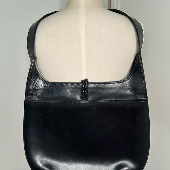 Eric Javits black smooth leather with toggle closure. - Picture 2 of 10